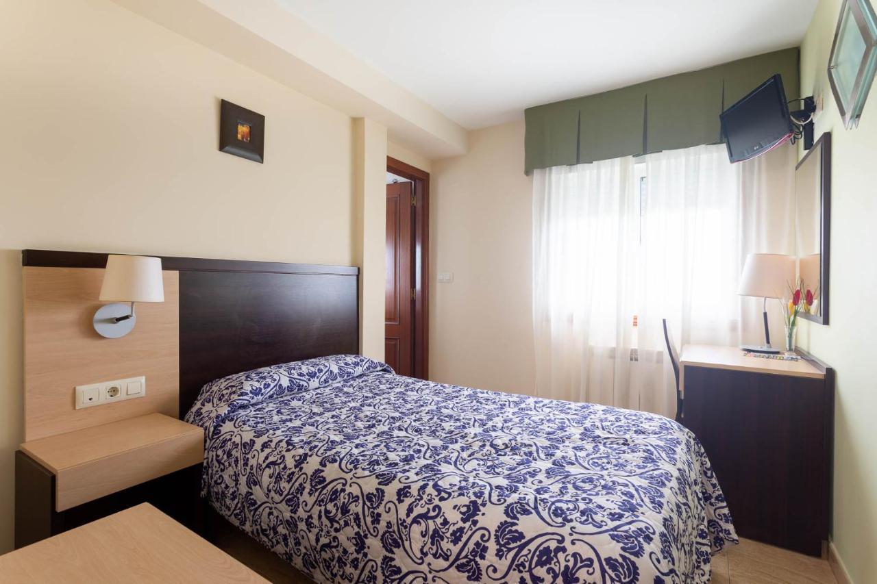 Hotel Canaima Bruma 1,5 K Camino O Mesón Do Vento Dış mekan fotoğraf